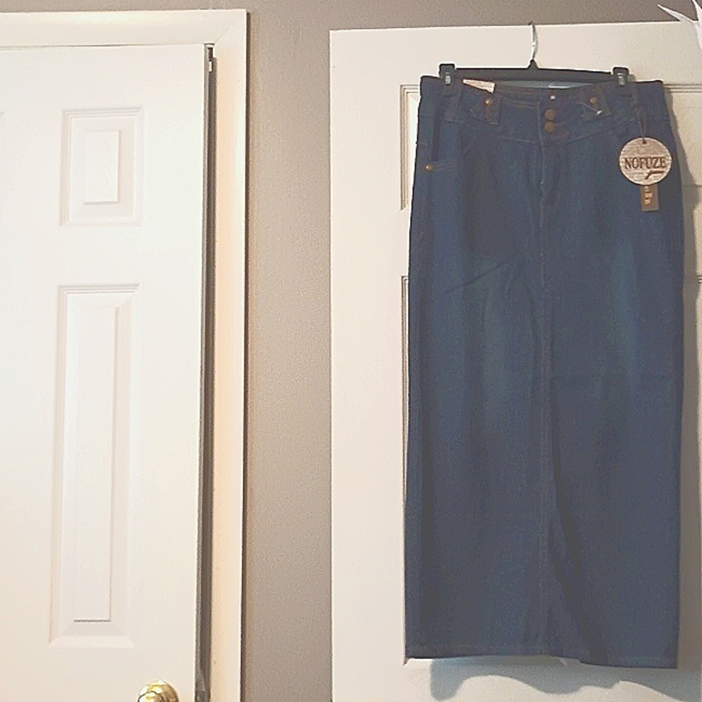 Ladies Nofuze Stretch Jean Skirt